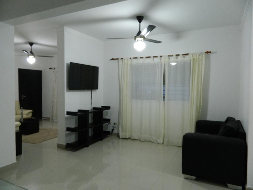 Residencial Vista Del Bosque Apartment Сантяго де лос Кабайерос Екстериор снимка