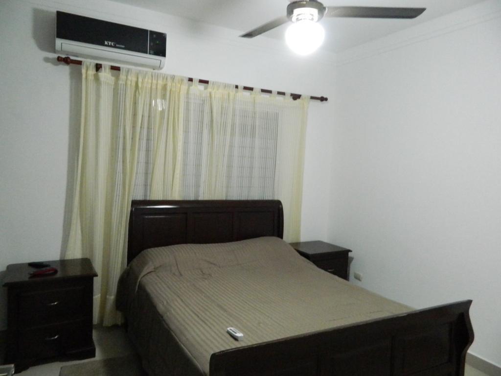 Residencial Vista Del Bosque Apartment Сантяго де лос Кабайерос Екстериор снимка