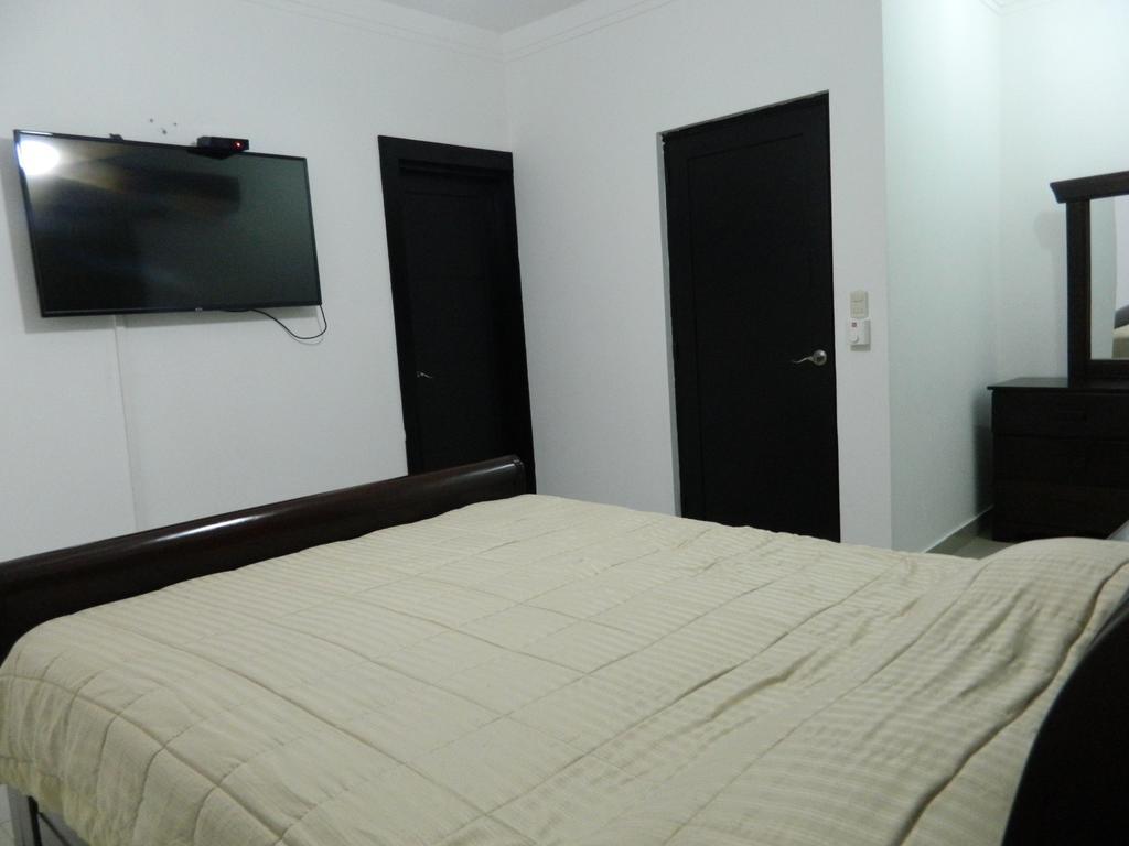Residencial Vista Del Bosque Apartment Сантяго де лос Кабайерос Екстериор снимка