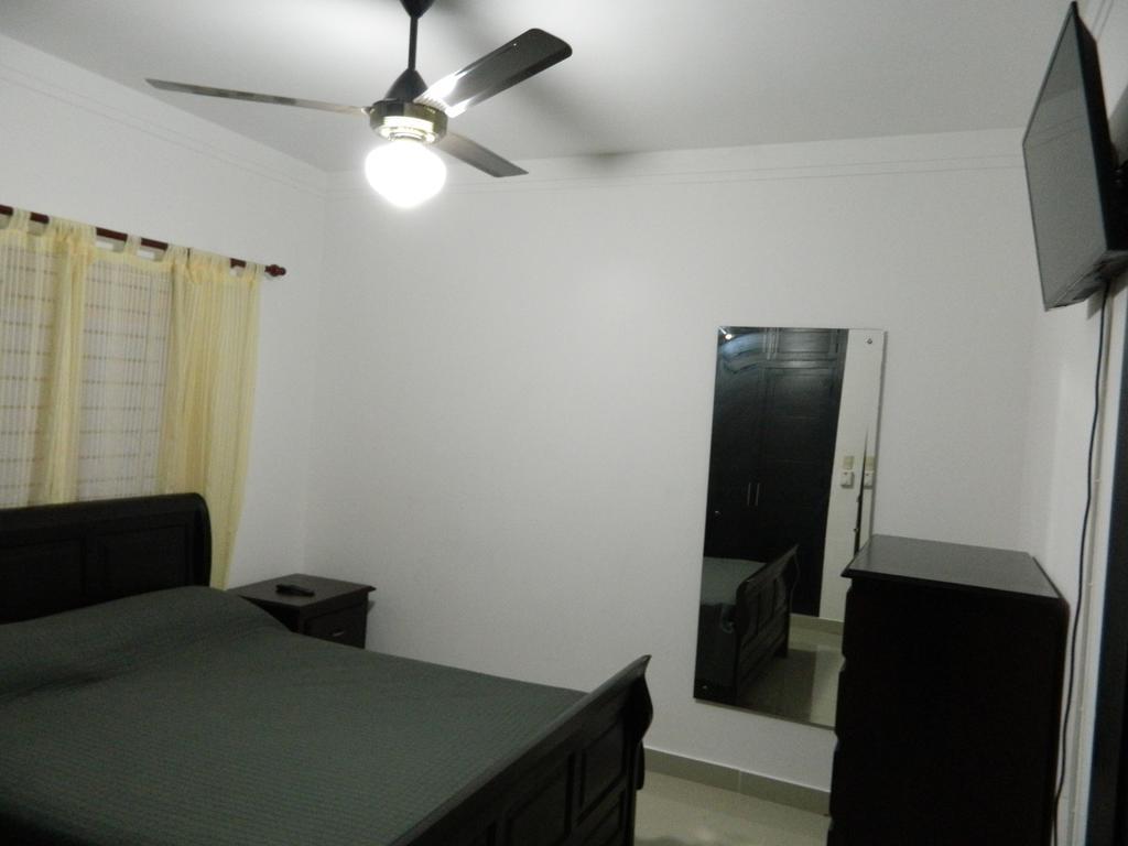 Residencial Vista Del Bosque Apartment Сантяго де лос Кабайерос Екстериор снимка